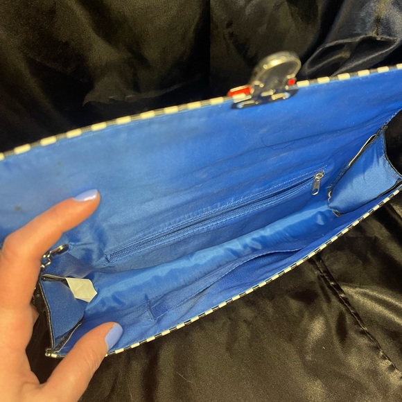 Cute black & white clutch with blue lining - Picture 3 of 5